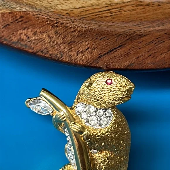 🖤RARE💕ATTWOOD Beaver 🦫 brooch